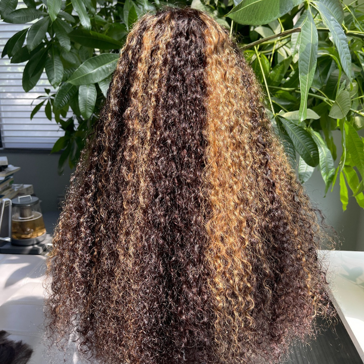 פאת קלוז'ר ברזילאית HD לייס 5X5 מתולתל בגוונים שחור וחום דבש