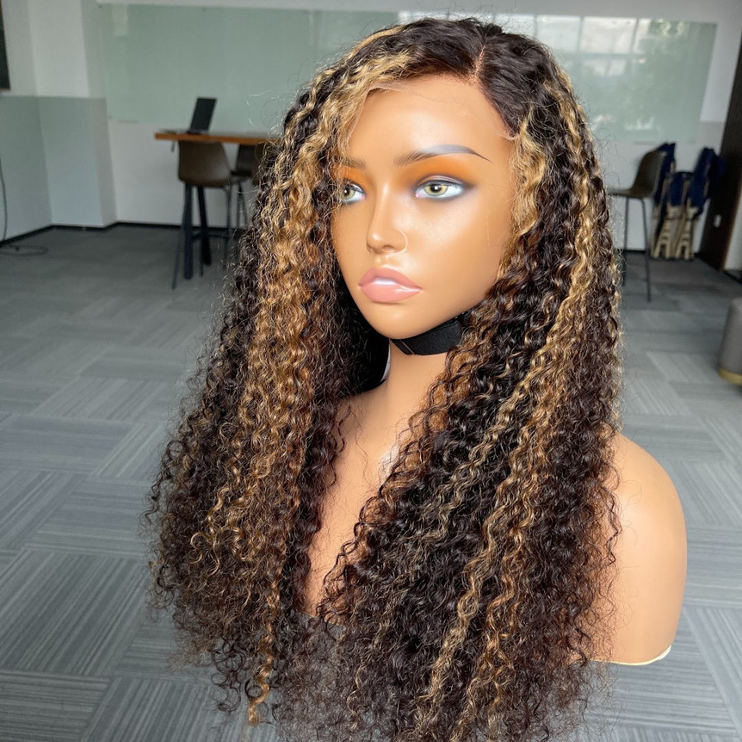 פאת קלוז'ר ברזילאית HD לייס 5X5 מתולתל בגוונים שחור וחום דבש